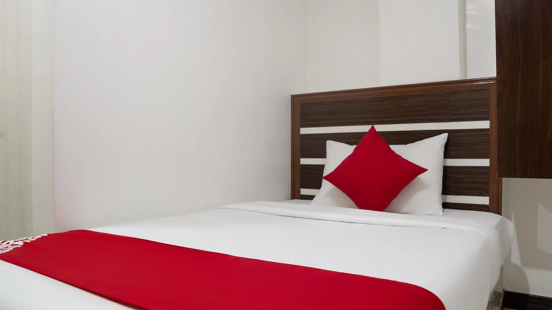 Circle B Appartelle And Suites Davao City 3*,